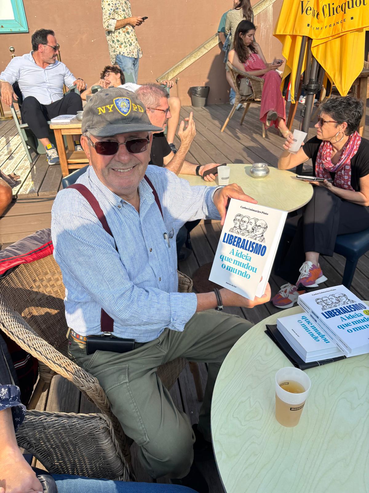 🗽💙 IL Vila do Conde presente na apresentação do novo livro de Carlos Guimarães Pinto